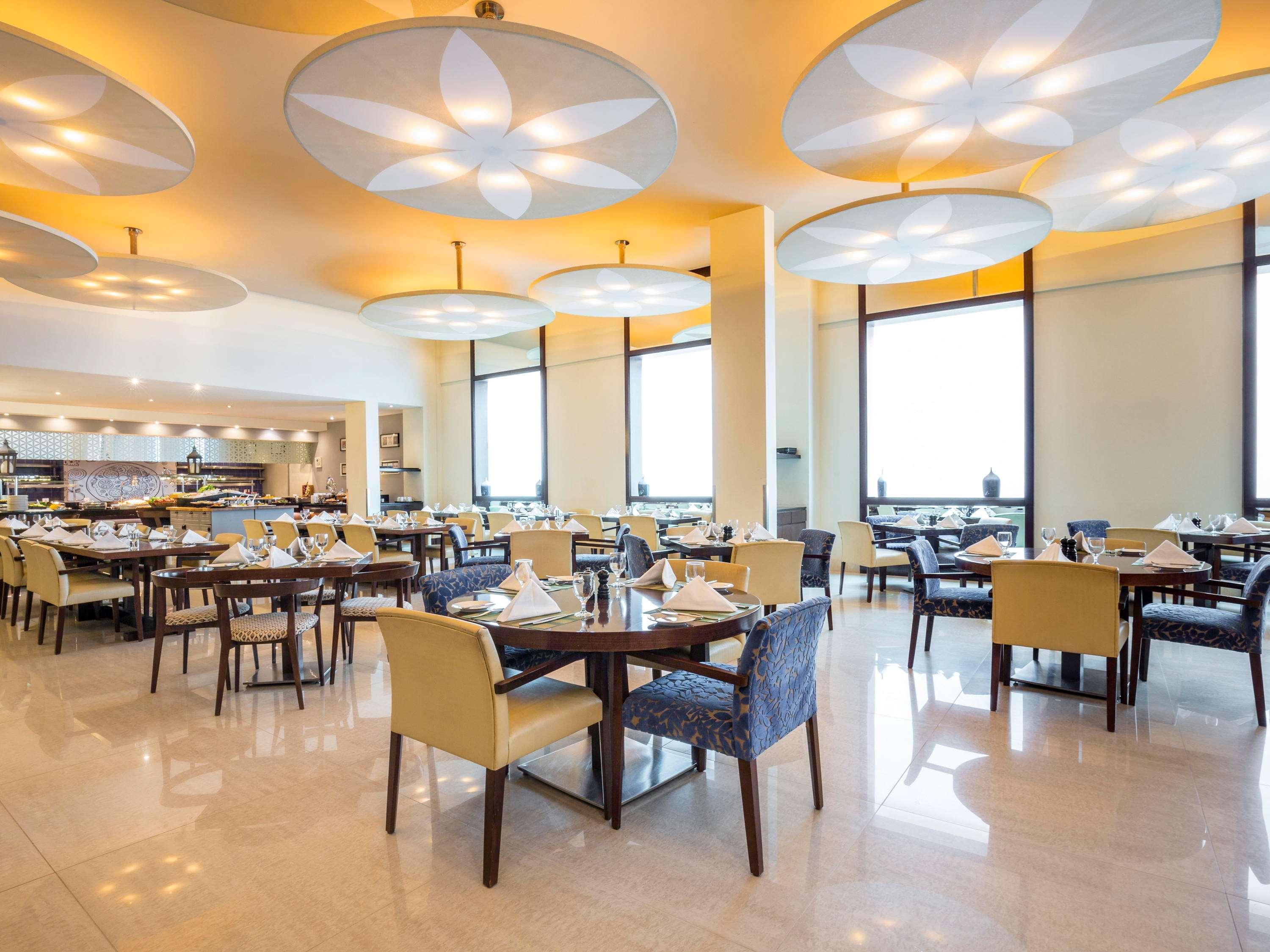 Novotel Deira Creekside Dubái Exterior foto